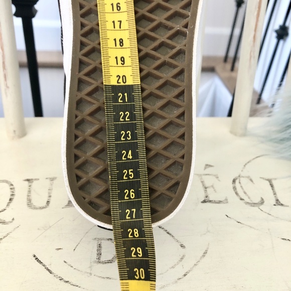 Vans, Off The Wall, Classic, Slip-On Checkerboard, Canvas Sneakers, Size 9.5 - Picture 14 of 15